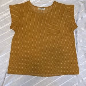 🌺3/$20🌺 Rich Mustard Colored Top